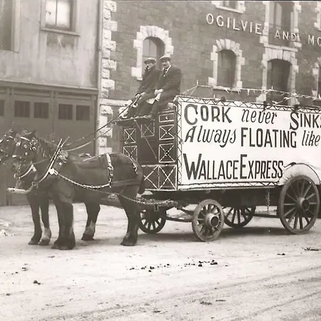 Creedons Traditional Irish Welcome Couette-café Cork