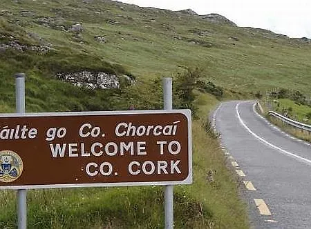 Creedons Traditional Irish Welcome فندق مبيت وإفطار كورك