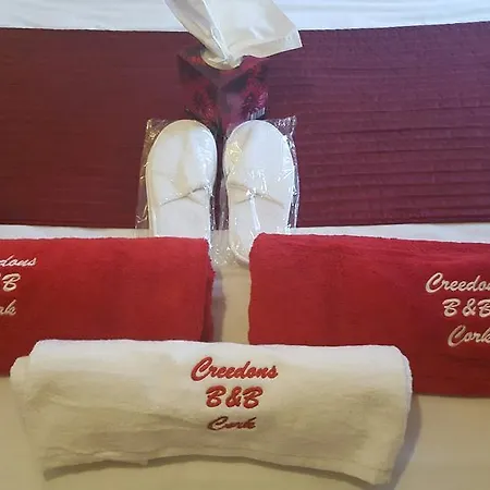 Creedons Traditional Irish Welcome فندق مبيت وإفطار 3*